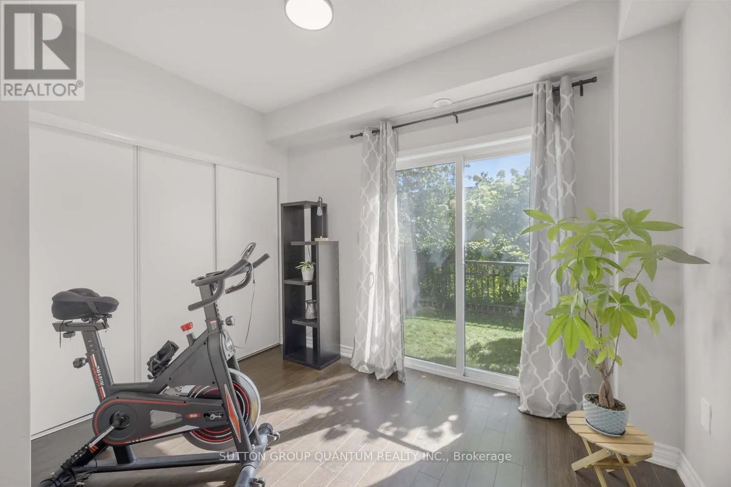 #38 - 1250 ST MARTINS DRIVE