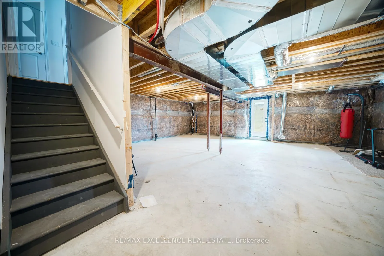 2085 COPPERMINE STREET
