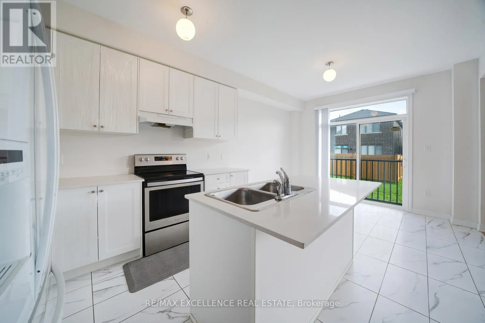 2085 COPPERMINE STREET