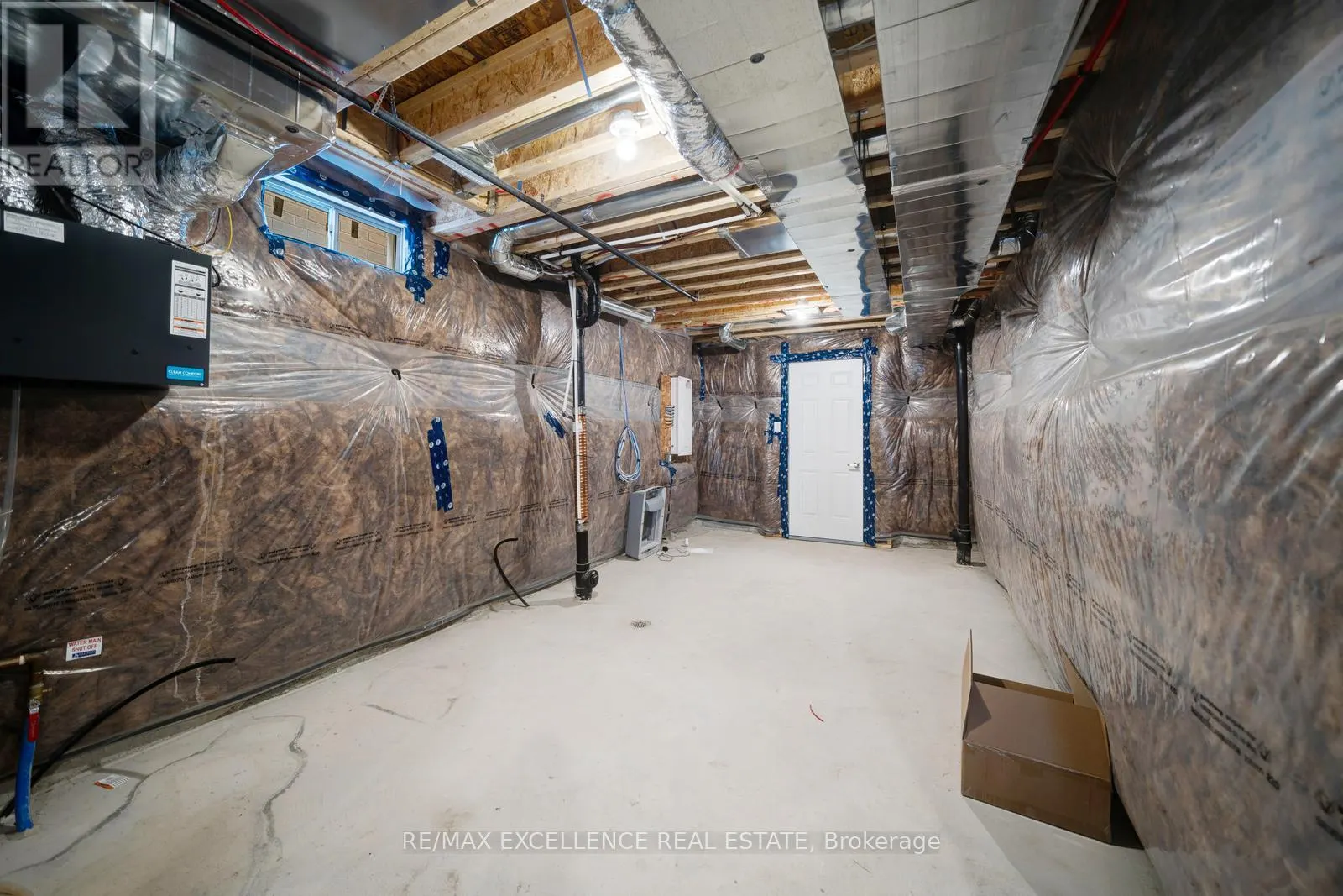 2085 COPPERMINE STREET