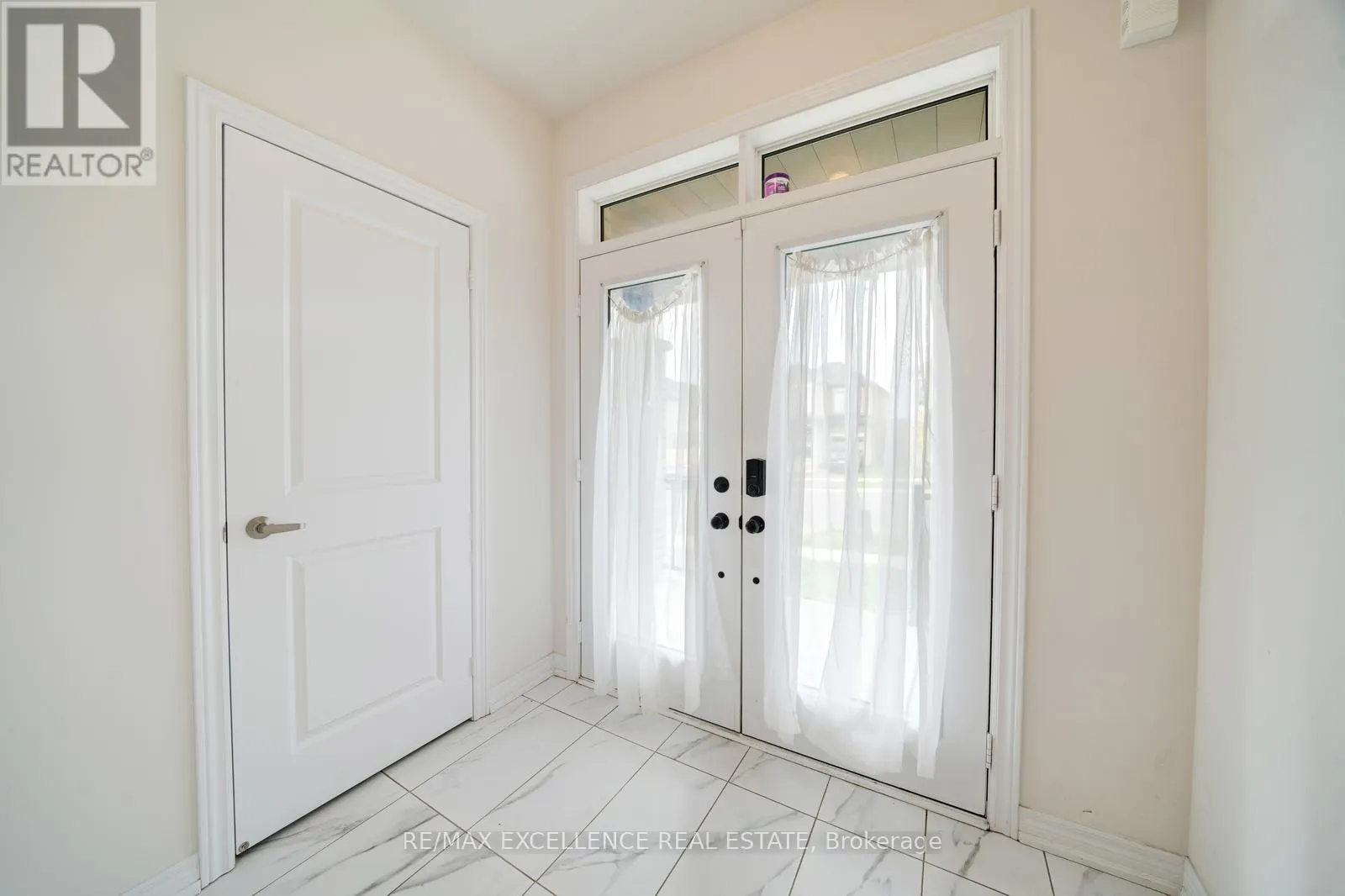 2085 COPPERMINE STREET