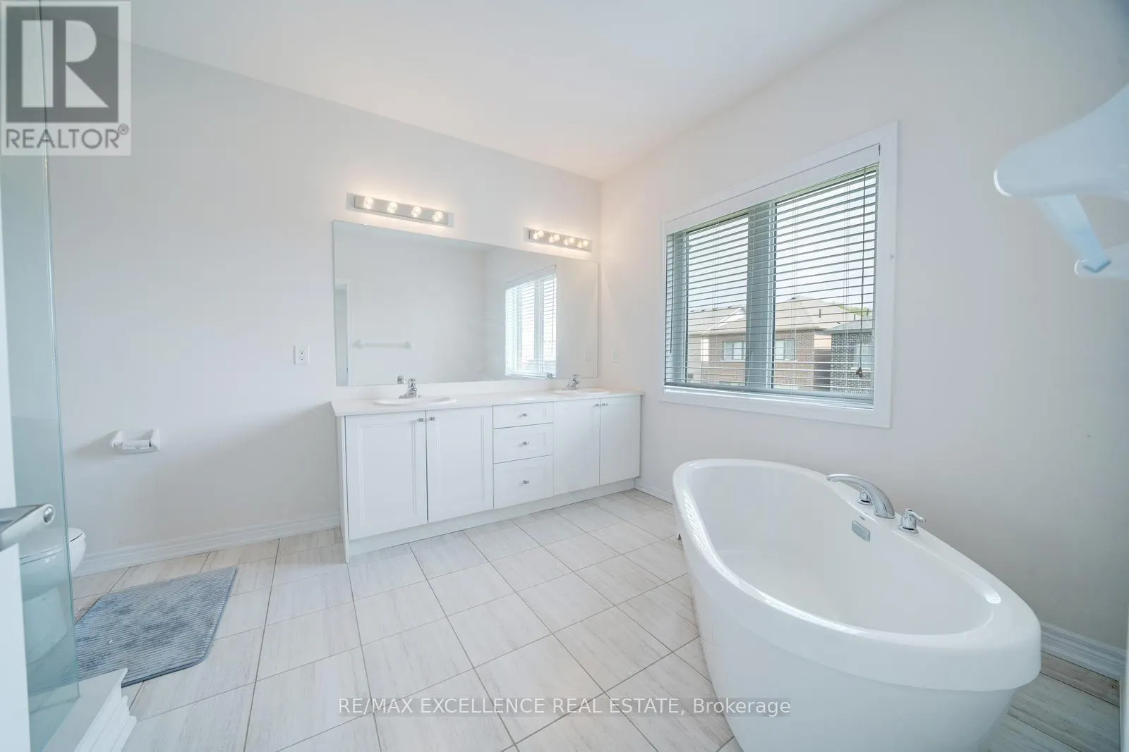 2085 COPPERMINE STREET