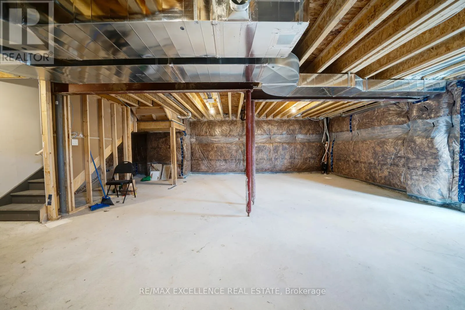 2085 COPPERMINE STREET