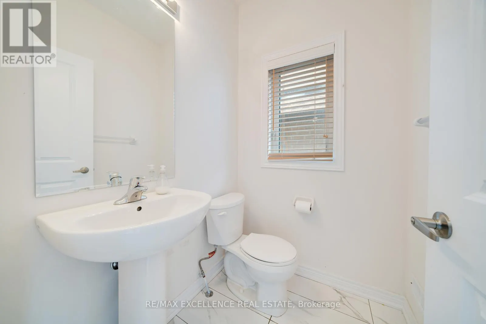 2085 COPPERMINE STREET