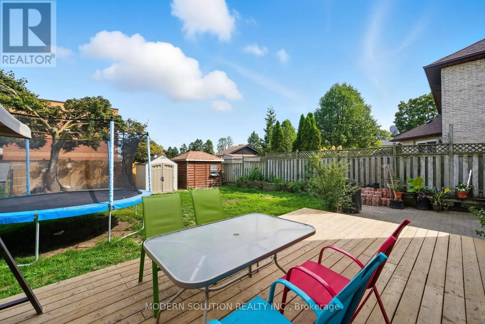 5 WOODLAWN COURT