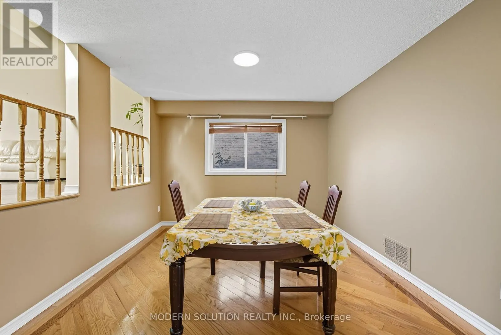 5 WOODLAWN COURT