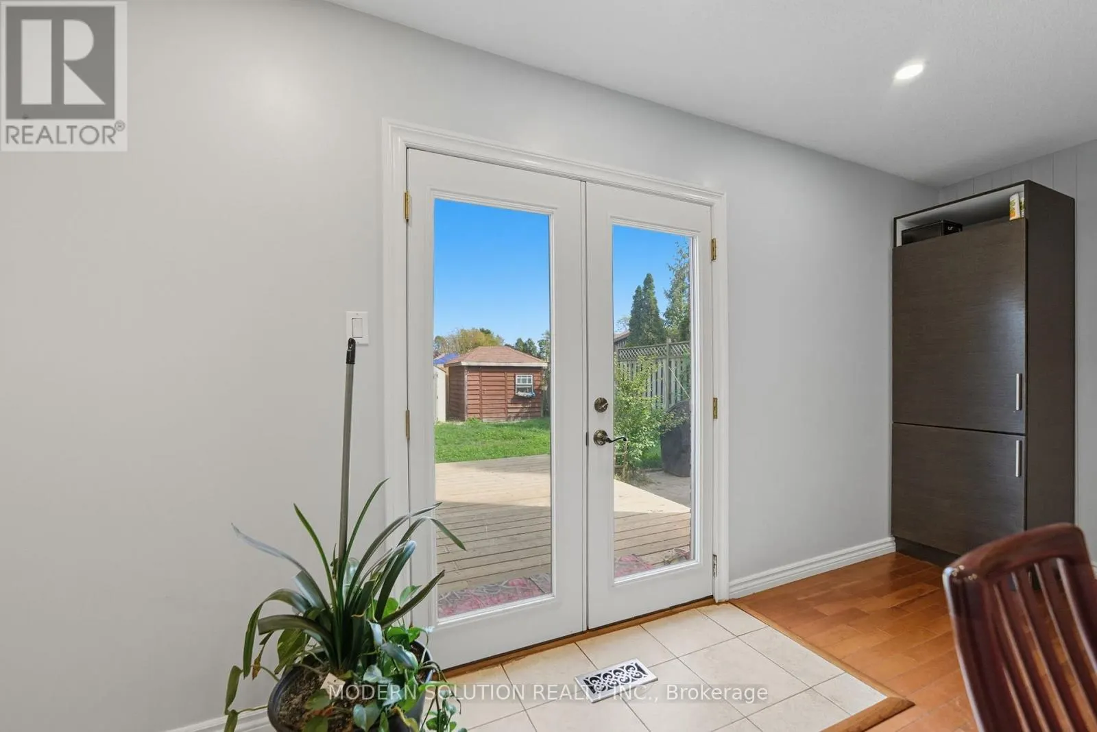 5 WOODLAWN COURT