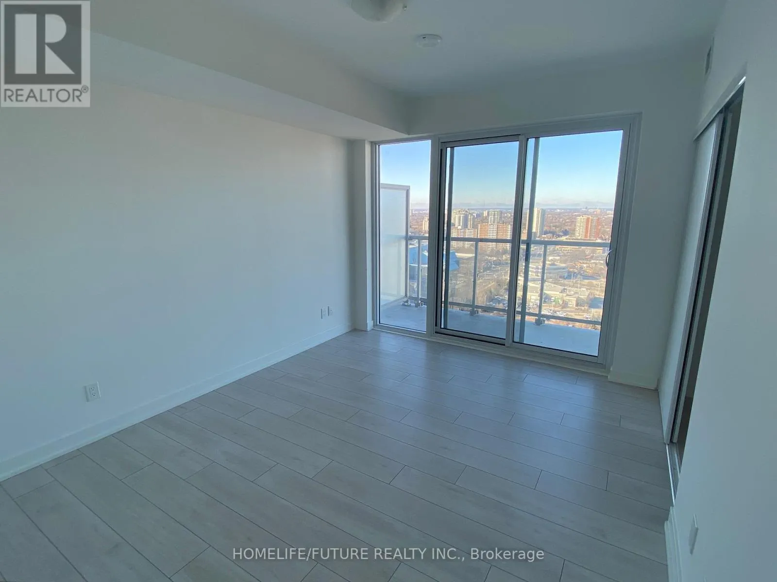 2805 - 2033 KENNEDY ROAD