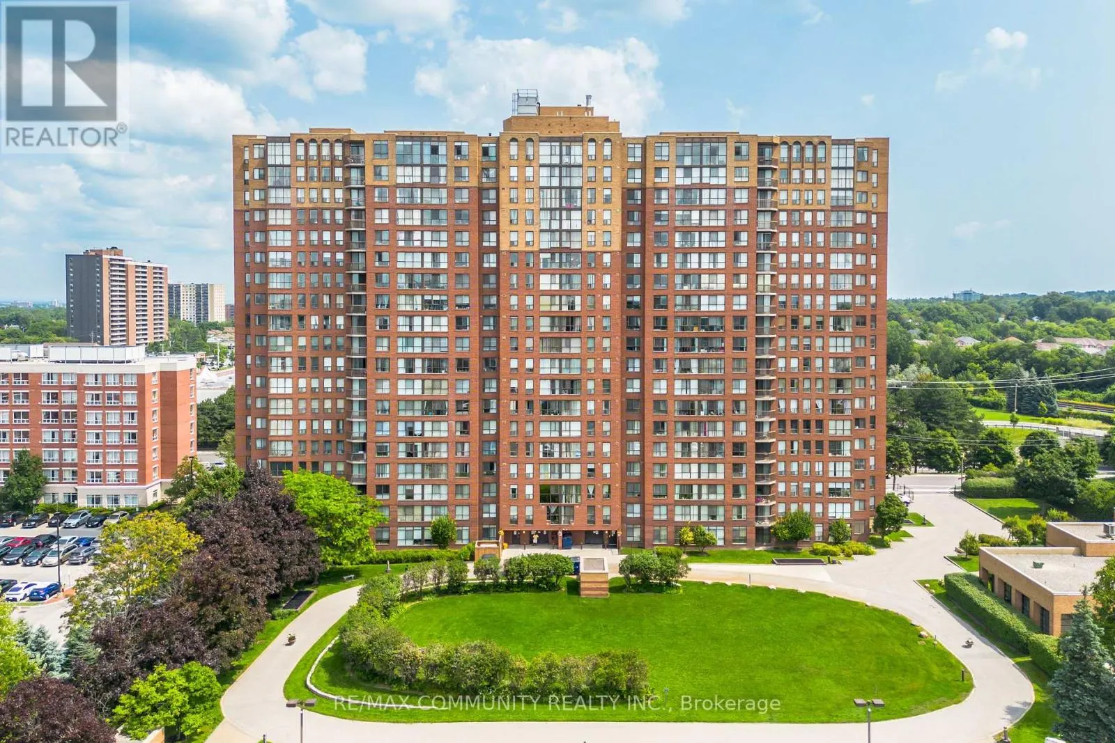 501 - 330 MCCOWAN ROAD