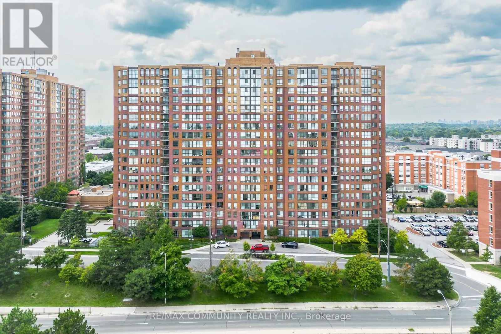 501 - 330 MCCOWAN ROAD