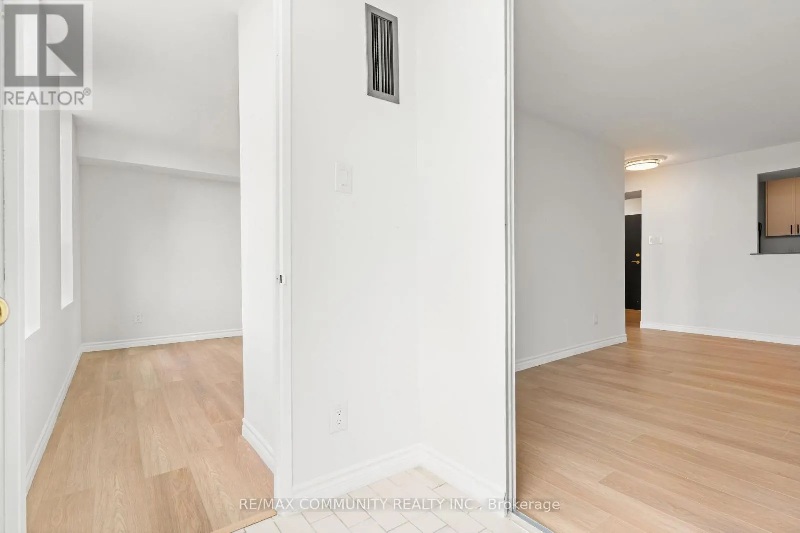 501 - 330 MCCOWAN ROAD
