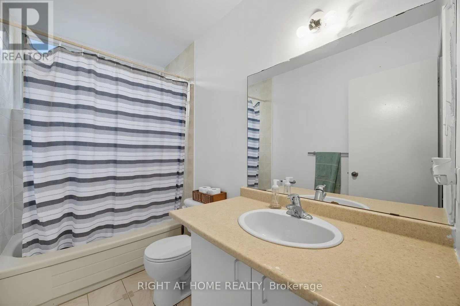 15 GLANVILLE CRESCENT