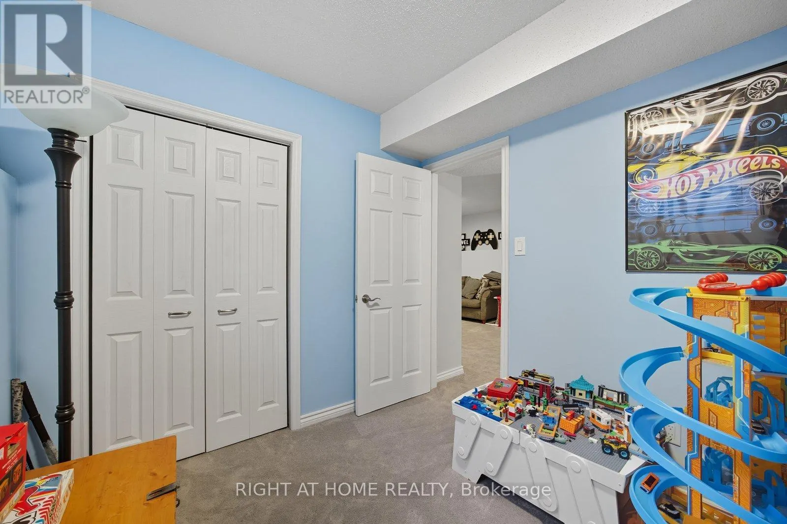 15 GLANVILLE CRESCENT