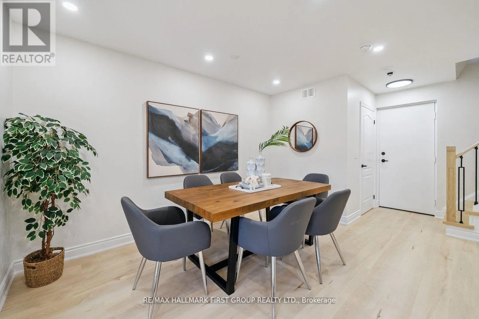 806 - 1400 THE ESPLANADE ROAD N
