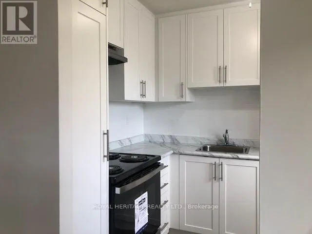 103 - 945 SIMCOE STREET N