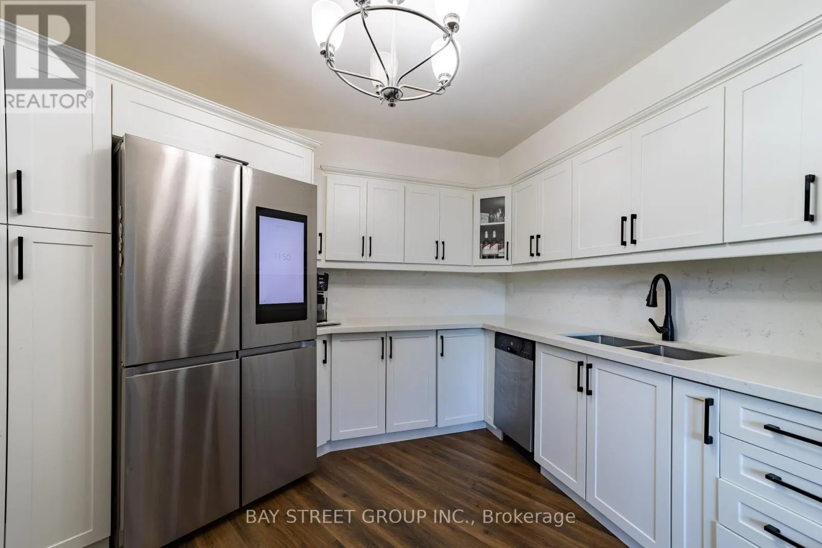 403 - 980 BROADVIEW AVENUE