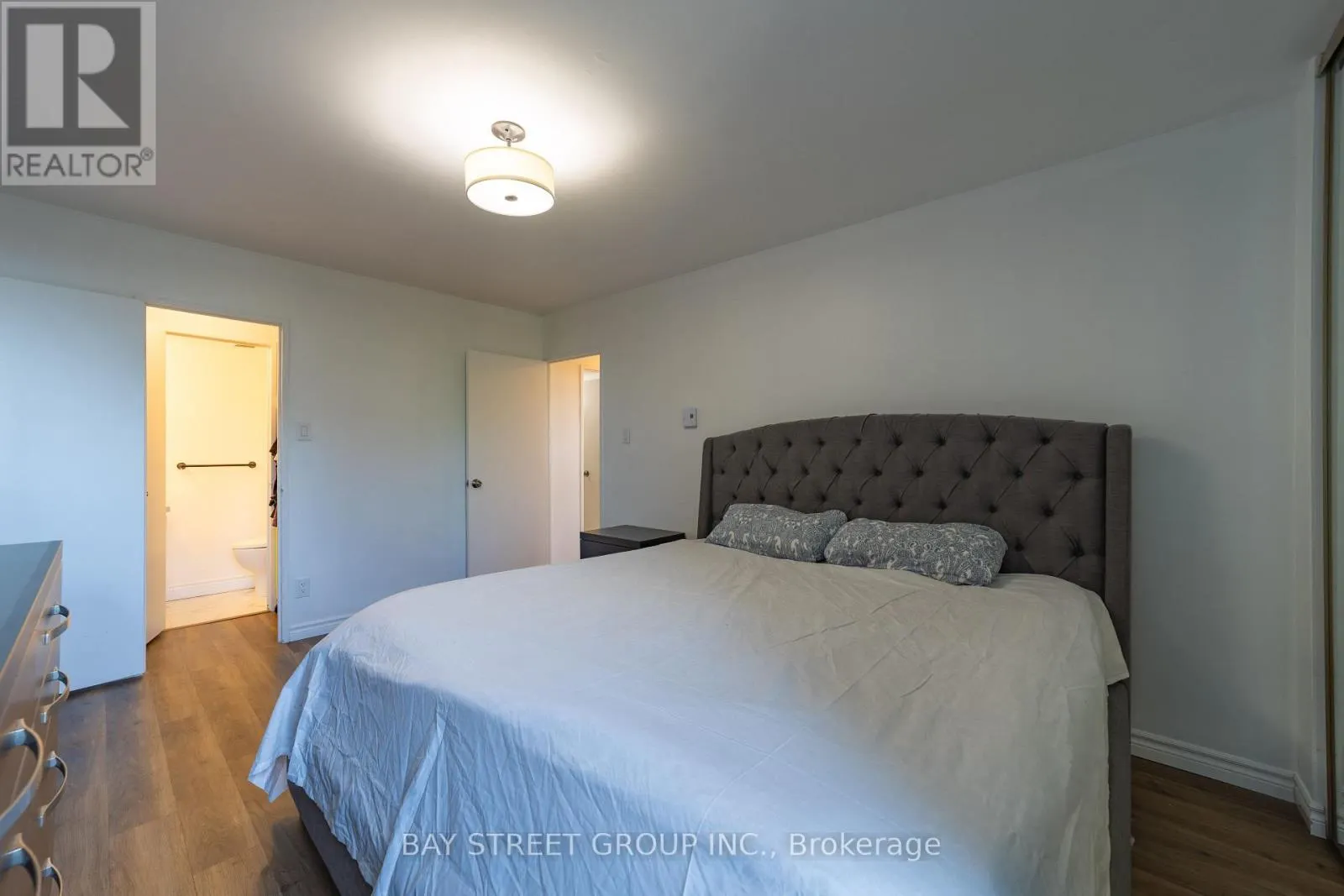 403 - 980 BROADVIEW AVENUE