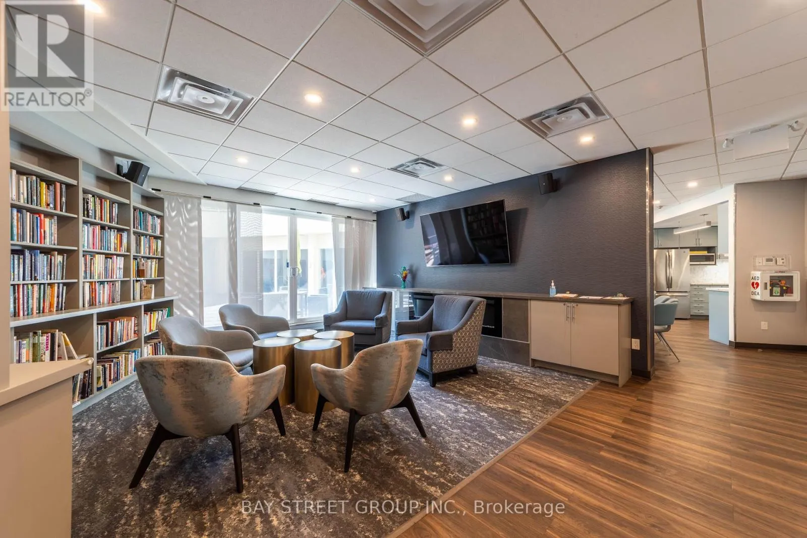 403 - 980 BROADVIEW AVENUE