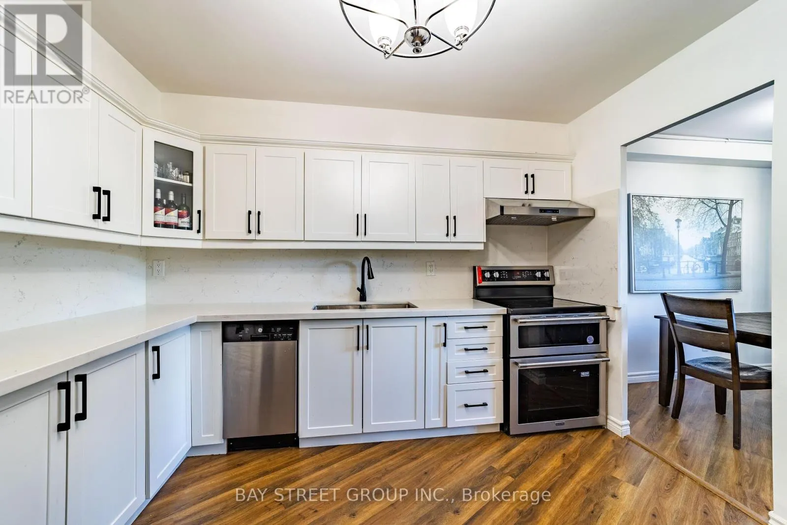 403 - 980 BROADVIEW AVENUE