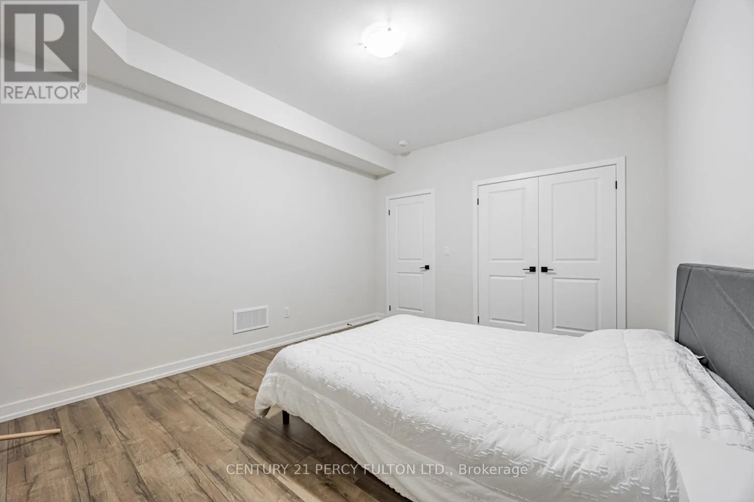 17 - 400 FINCH AVENUE