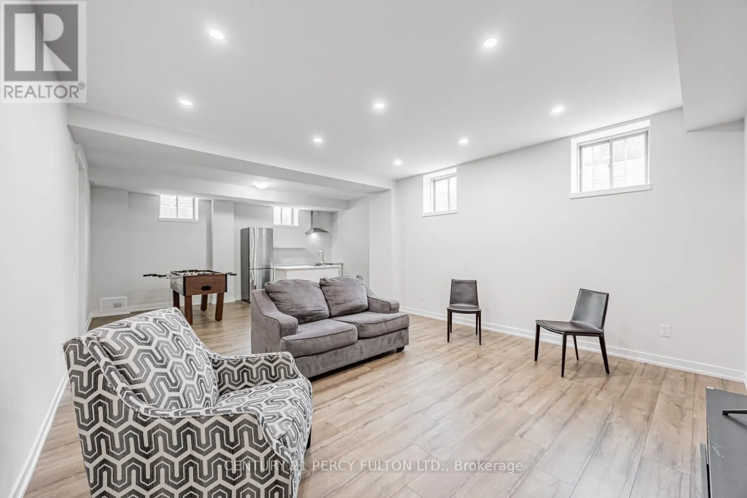 17 - 400 FINCH AVENUE