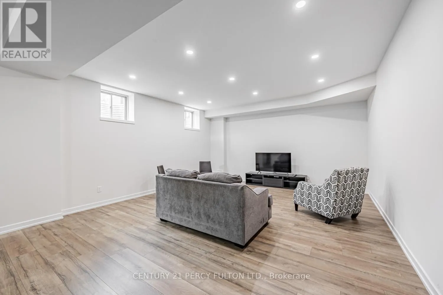 17 - 400 FINCH AVENUE