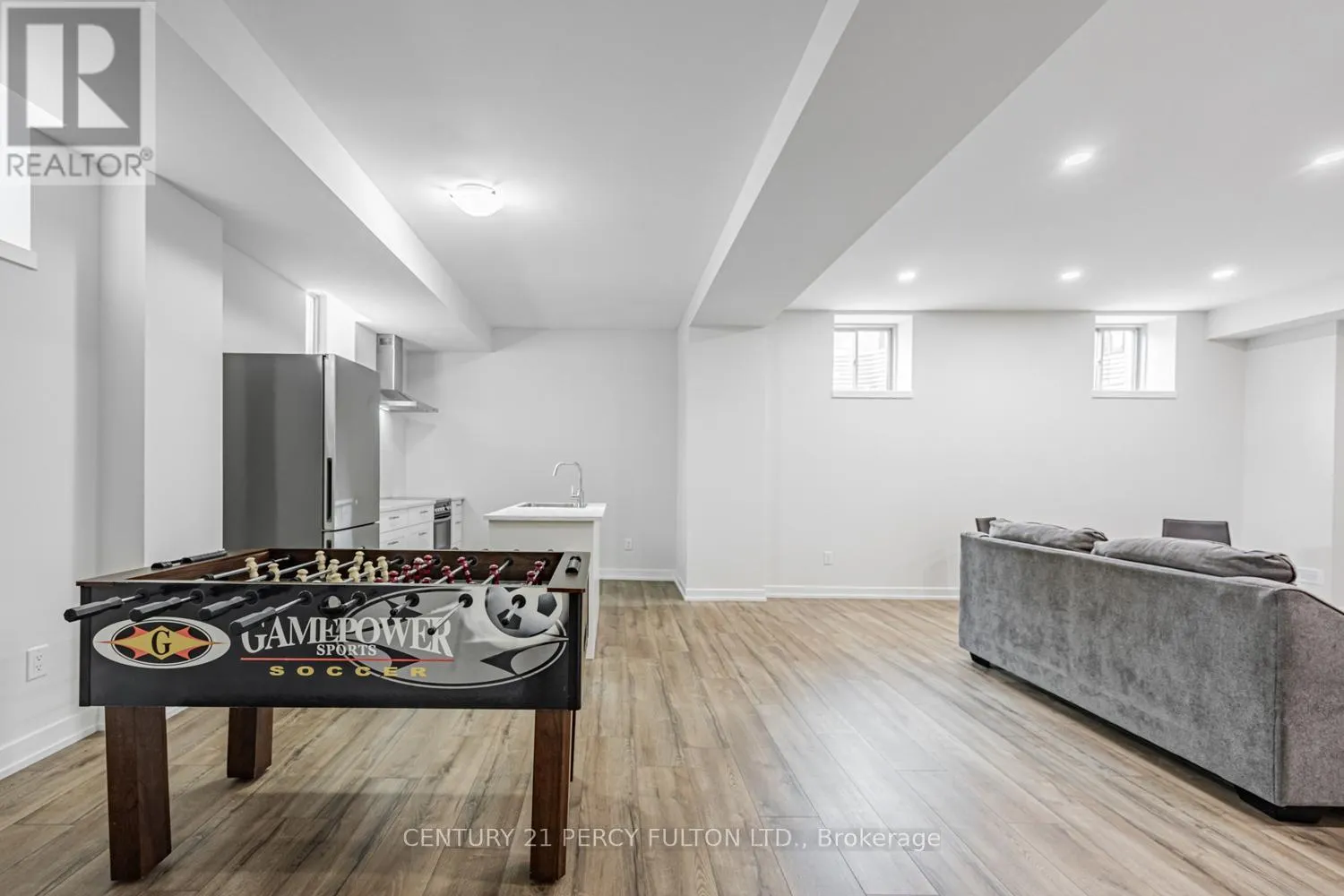 17 - 400 FINCH AVENUE