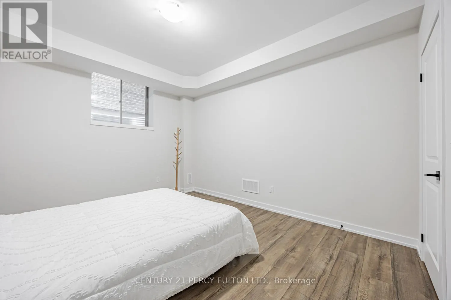 17 - 400 FINCH AVENUE