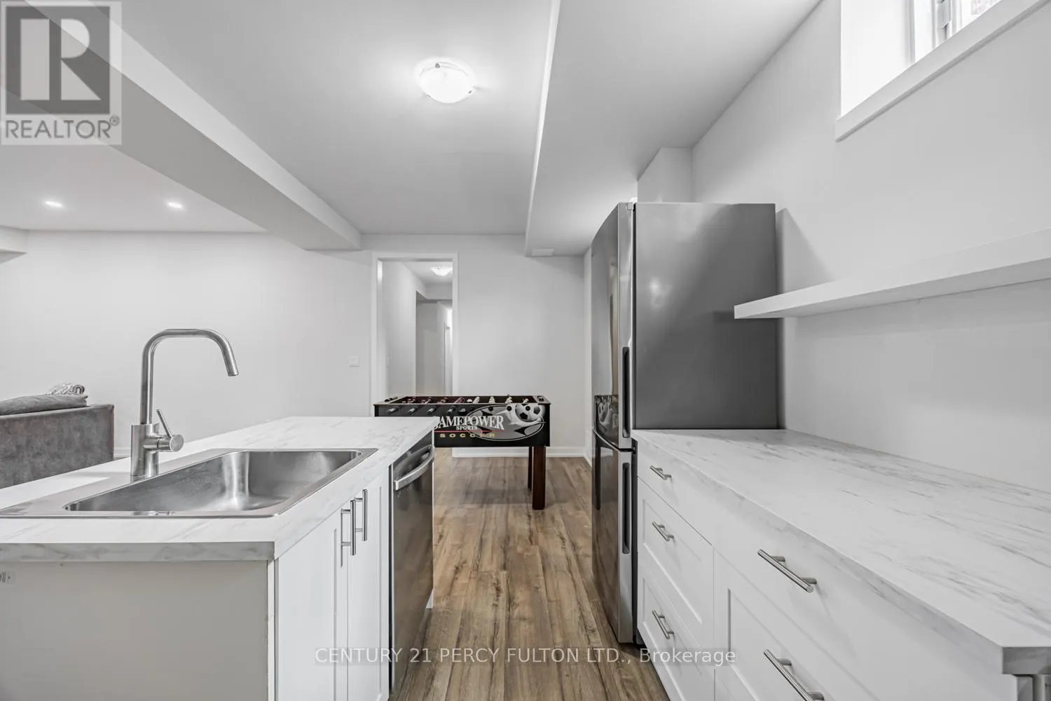 17 - 400 FINCH AVENUE