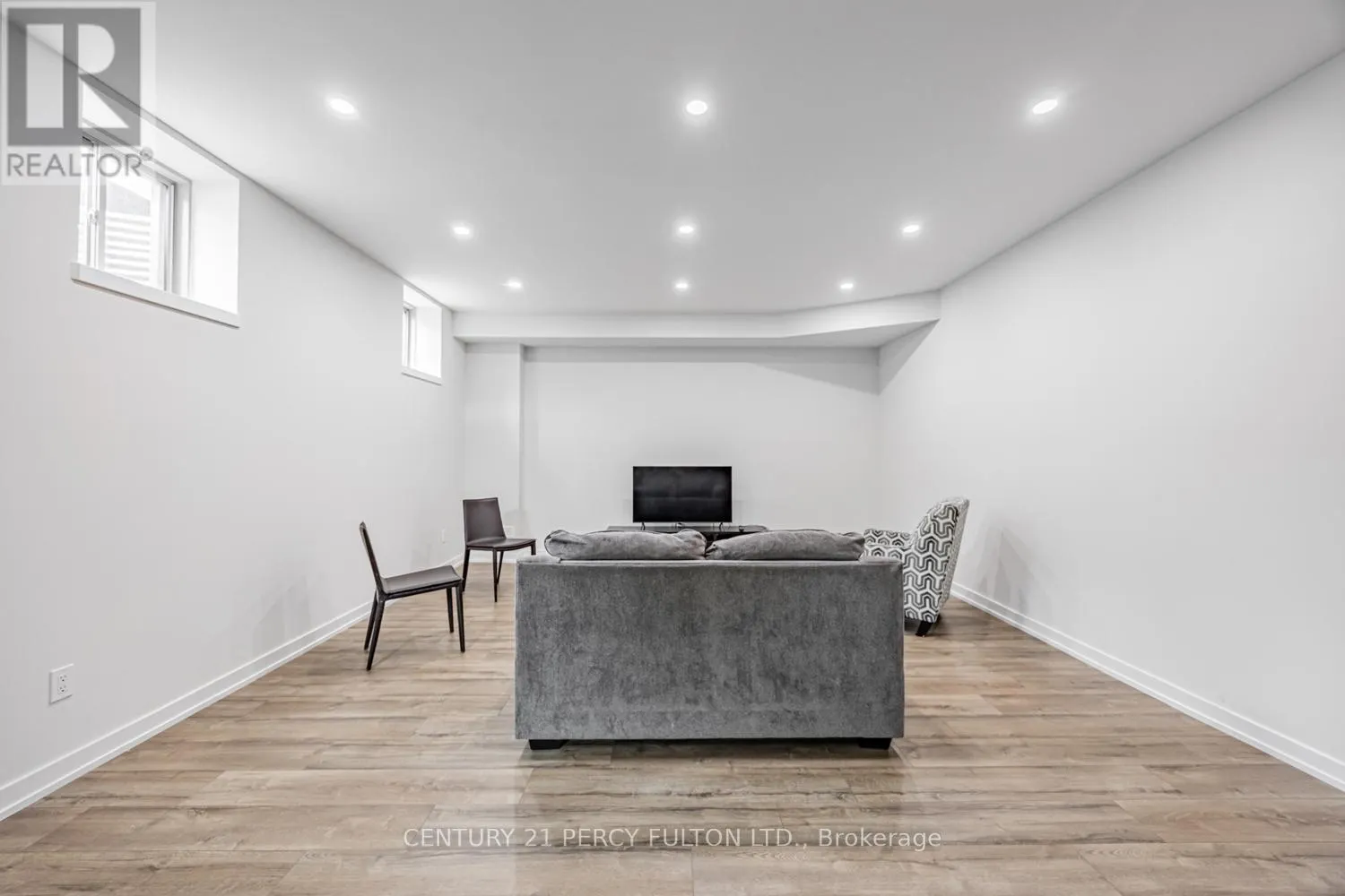 17 - 400 FINCH AVENUE