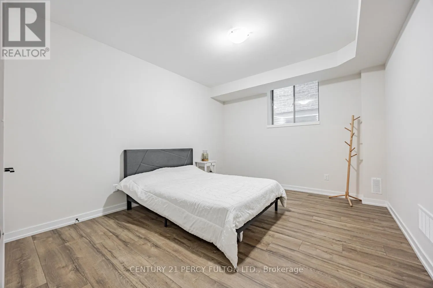 17 - 400 FINCH AVENUE