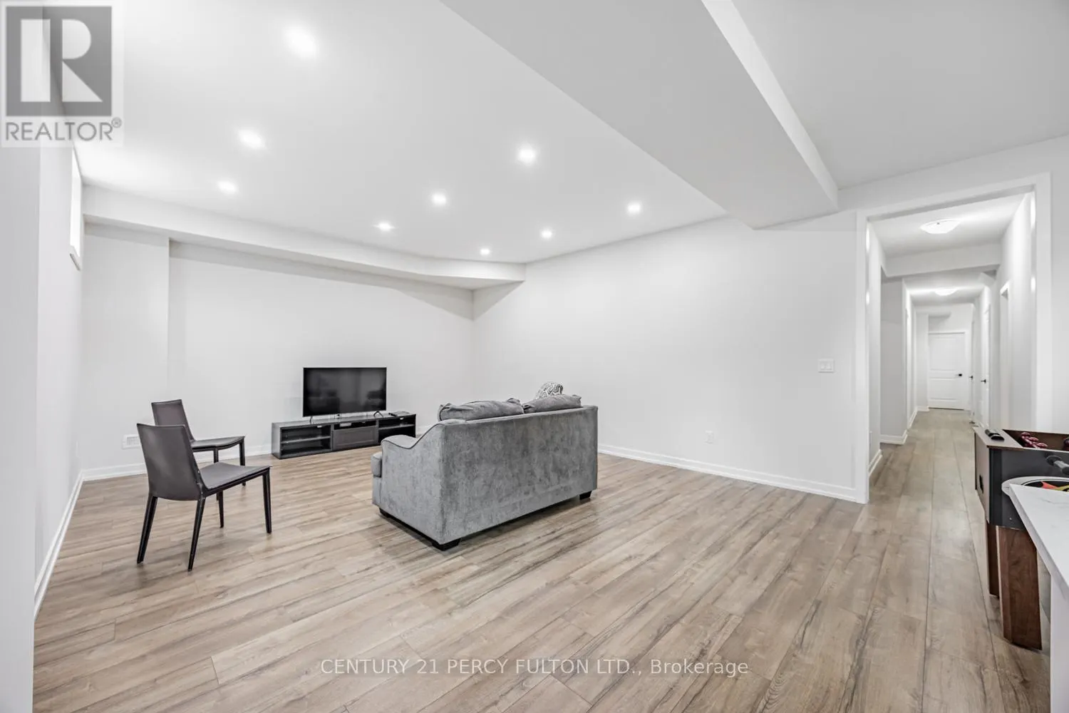 17 - 400 FINCH AVENUE