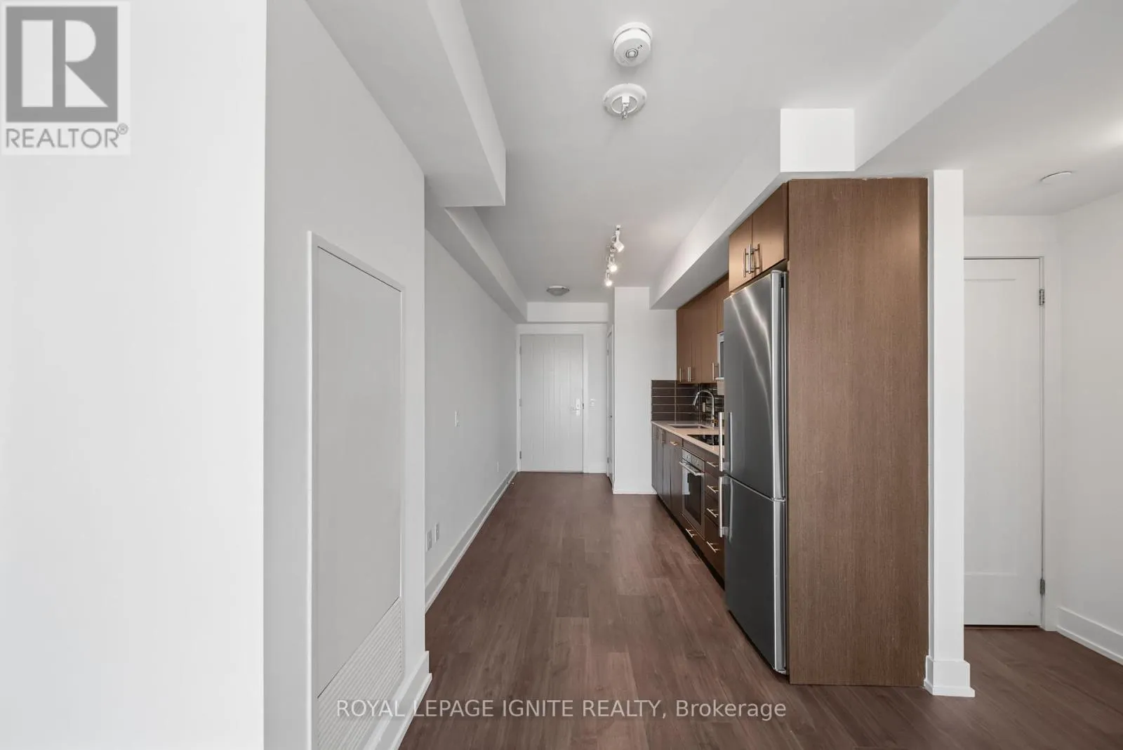 906 - 2550 SIMCOE STREET N