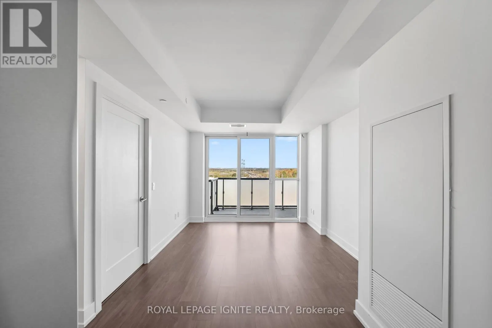 906 - 2550 SIMCOE STREET N