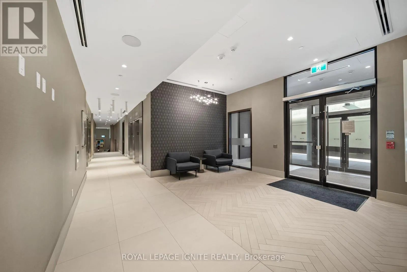 906 - 2550 SIMCOE STREET N