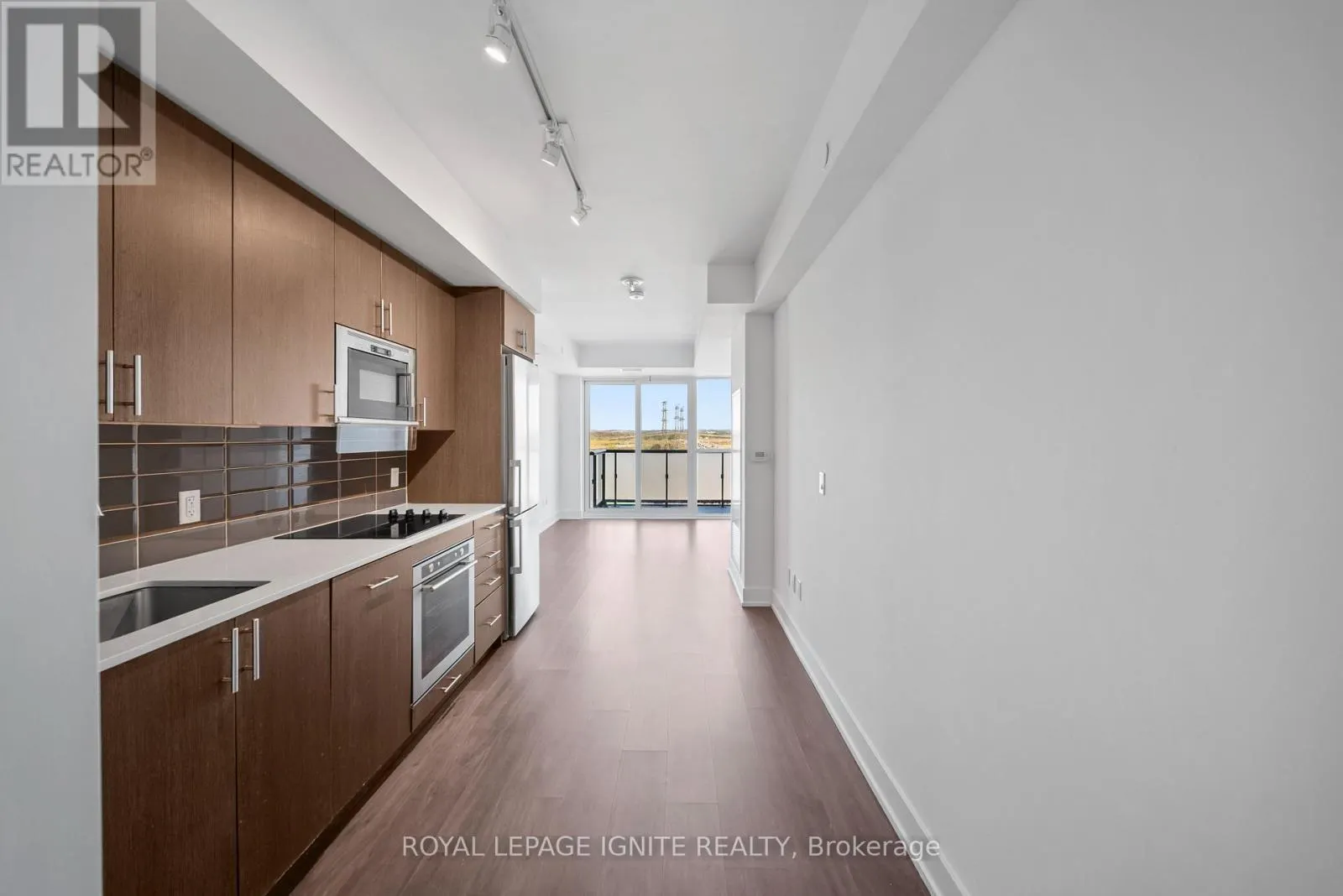 906 - 2550 SIMCOE STREET N