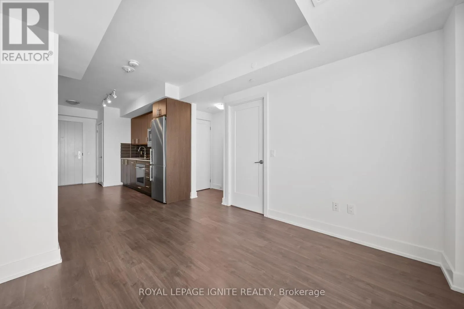 906 - 2550 SIMCOE STREET N