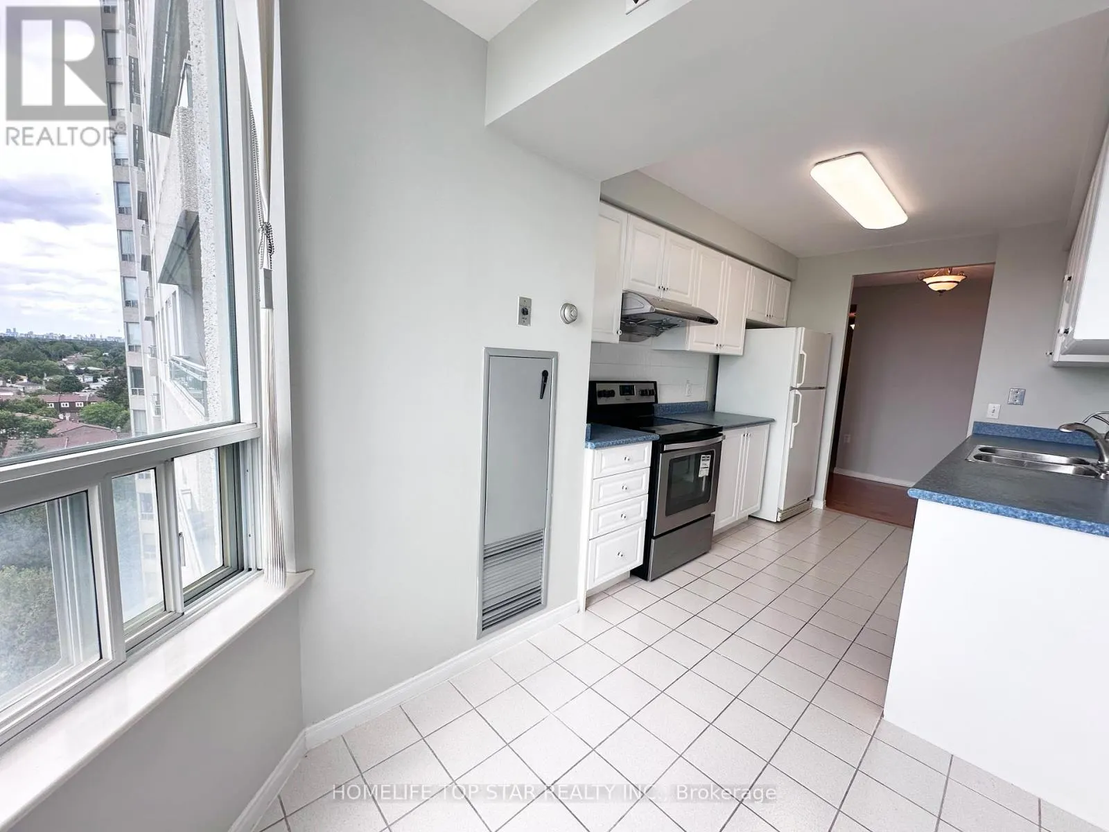 1211 - 5001 FINCH AVENUE E