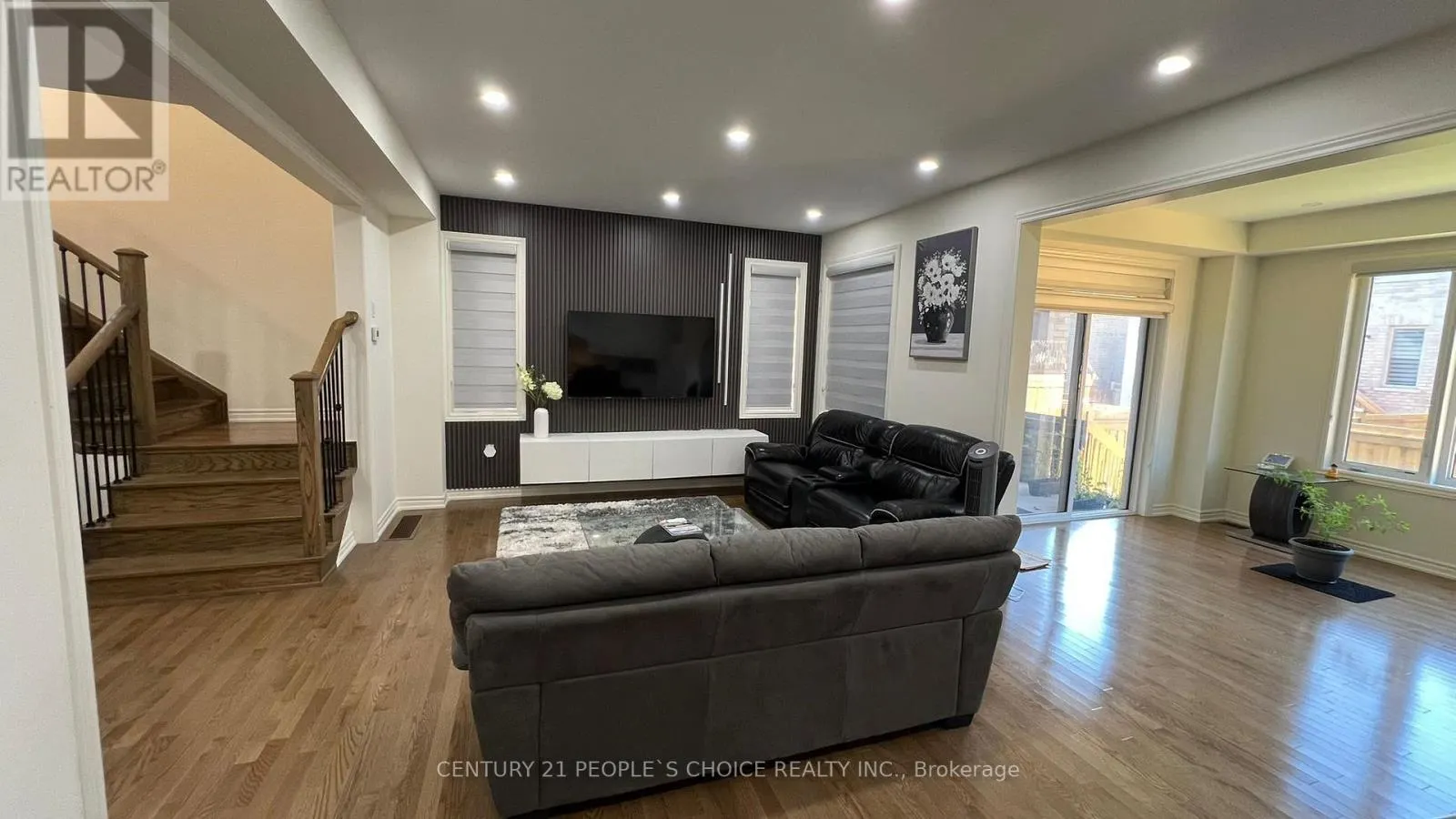 2120 COPPERMINE STREET
