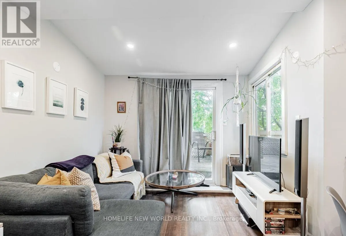 878 KINGSTON ROAD