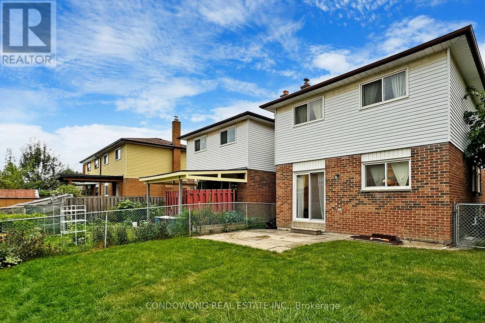 63 REVLIS CRESCENT