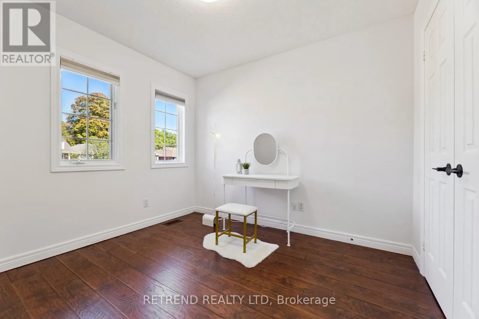 721 SWAN PLACE
