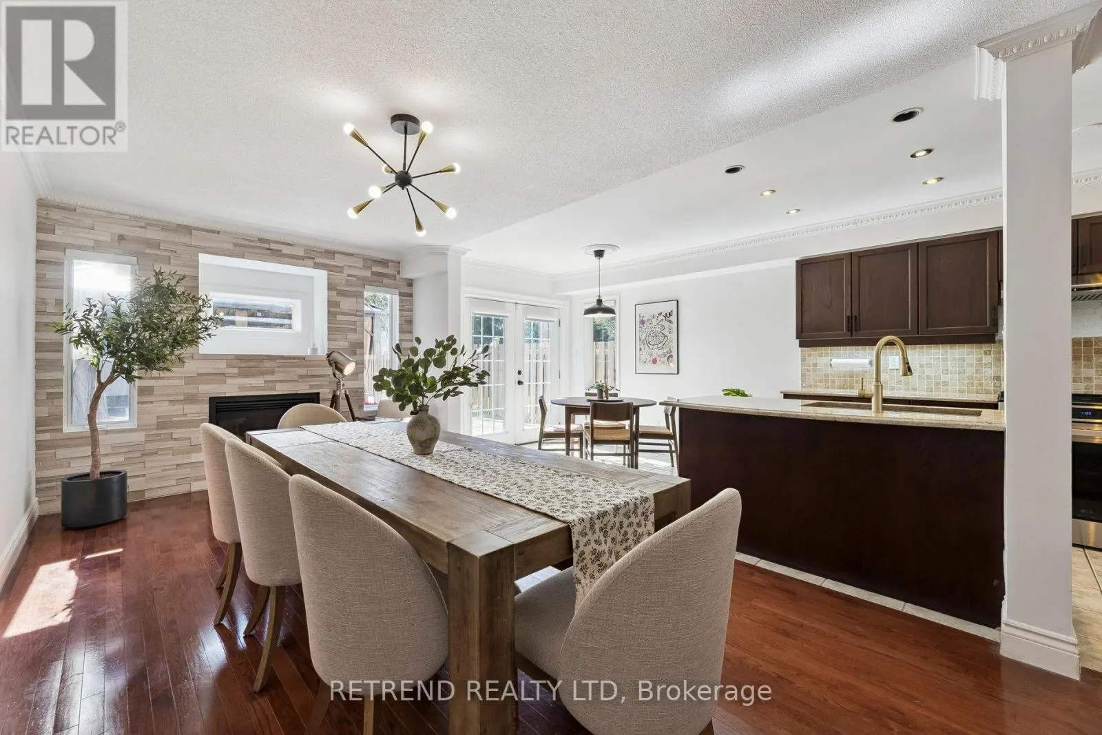 721 SWAN PLACE
