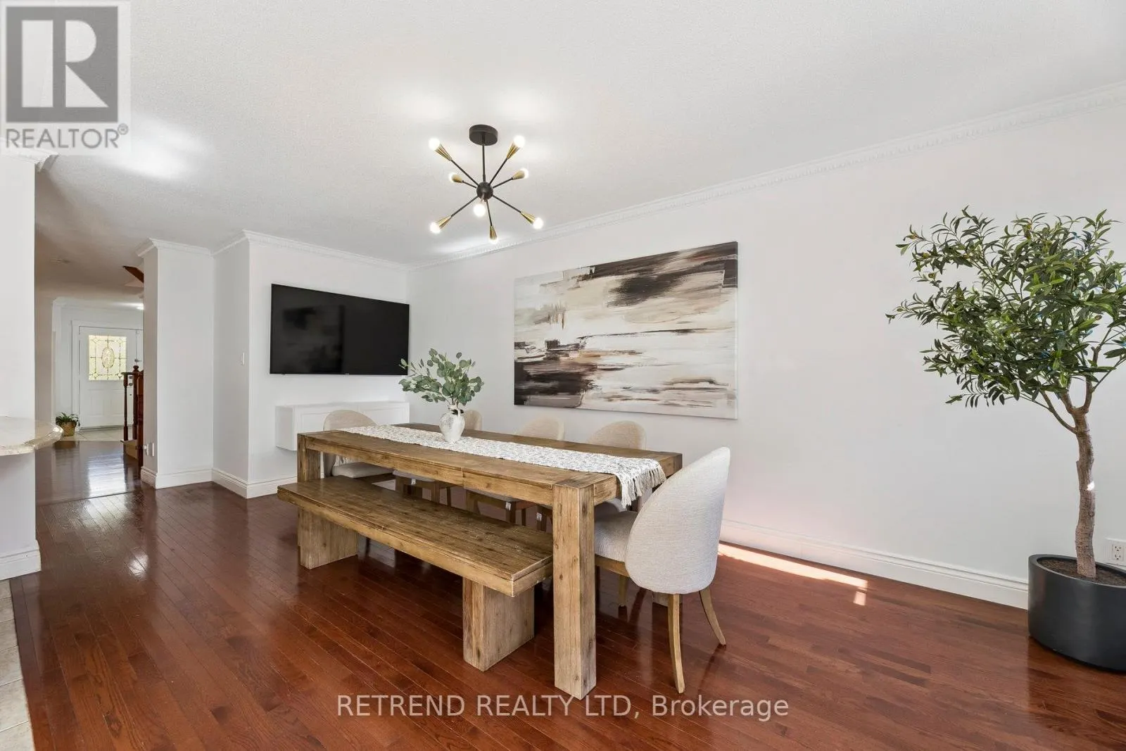 721 SWAN PLACE