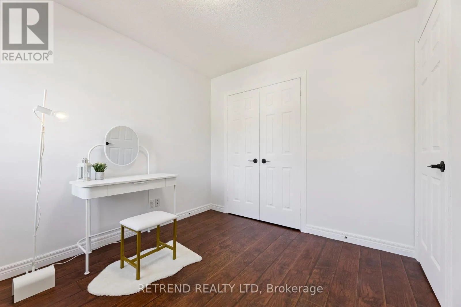 721 SWAN PLACE