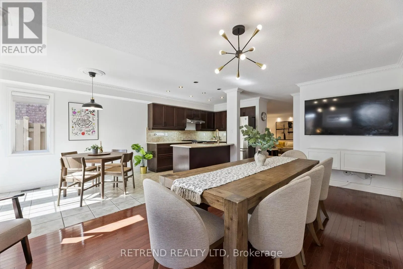 721 SWAN PLACE
