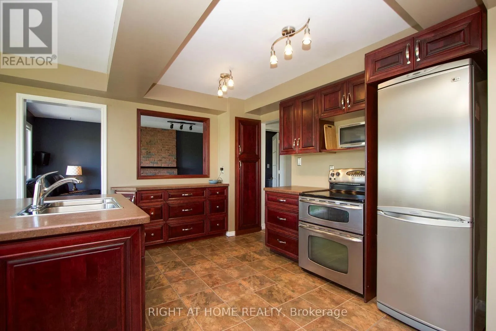 102 HIALEAH CRESCENT