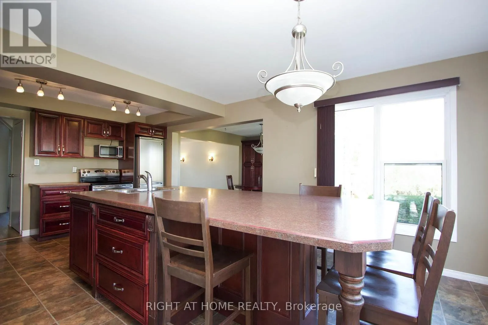 102 HIALEAH CRESCENT