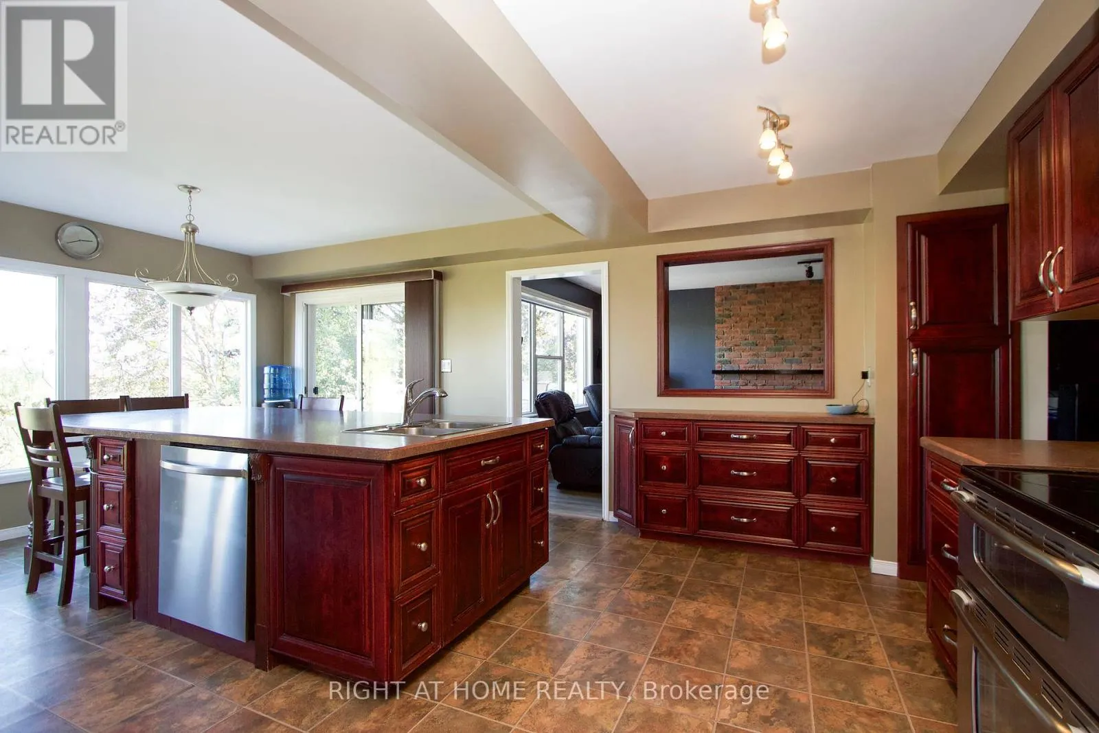 102 HIALEAH CRESCENT