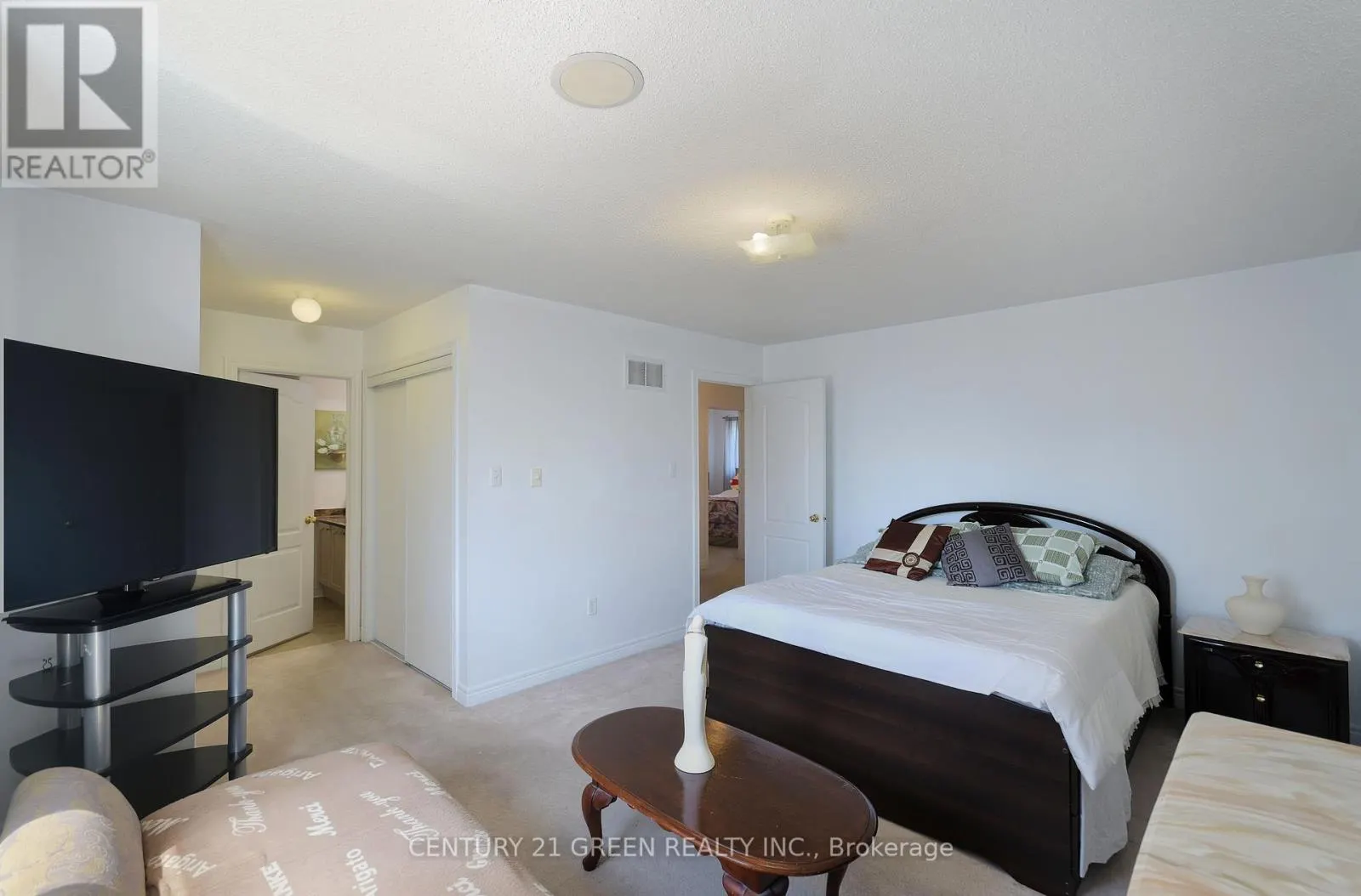 8 LAMPMAN DRIVE